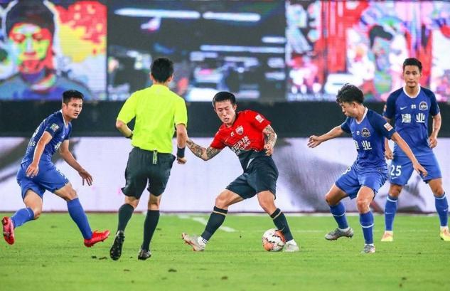 关于法超联赛连败失败，教练组调整排兵布阵的信息