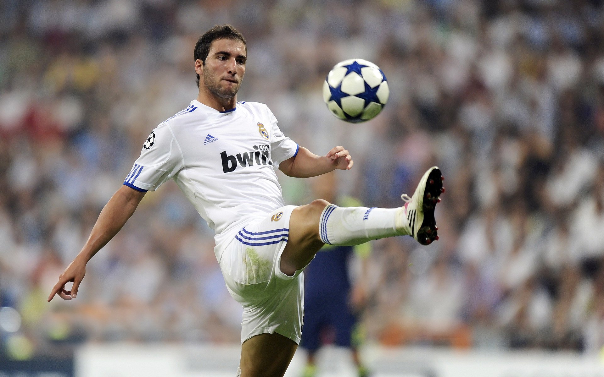 水银泻地vs固若金汤，撕裂比利时防线的唯一钥匙，竟是关键先生特奥